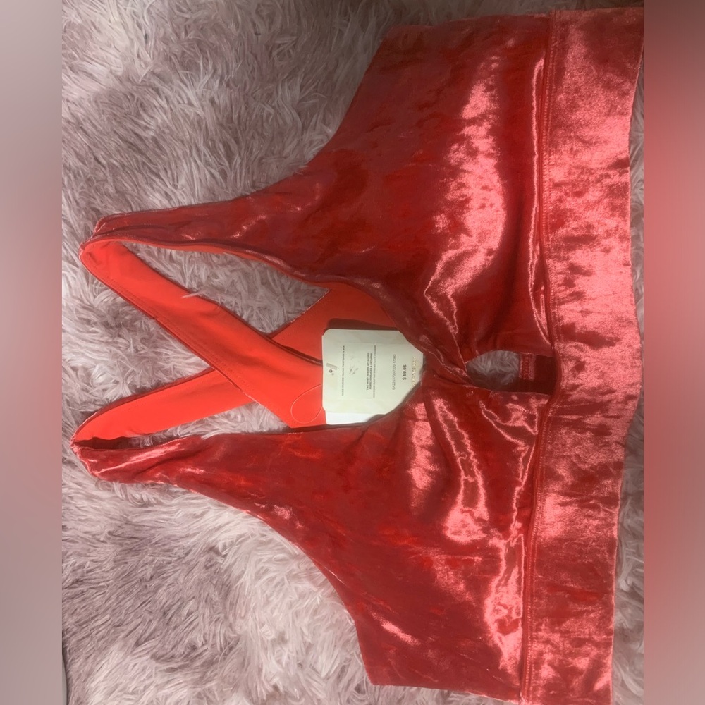 ‼️ FABLETICS VELOUR TWIST SPORTS BRA ‼️